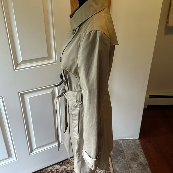 Colebrook Double Breasted, Belted 2 Pocket Trench Coat sz M - Picture 9 of 16